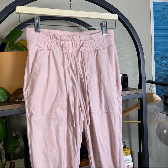 Lululemon Beyond the Studio Jogger Feather Pink- Women’s Size 4 $118 - Picture 4 of 13